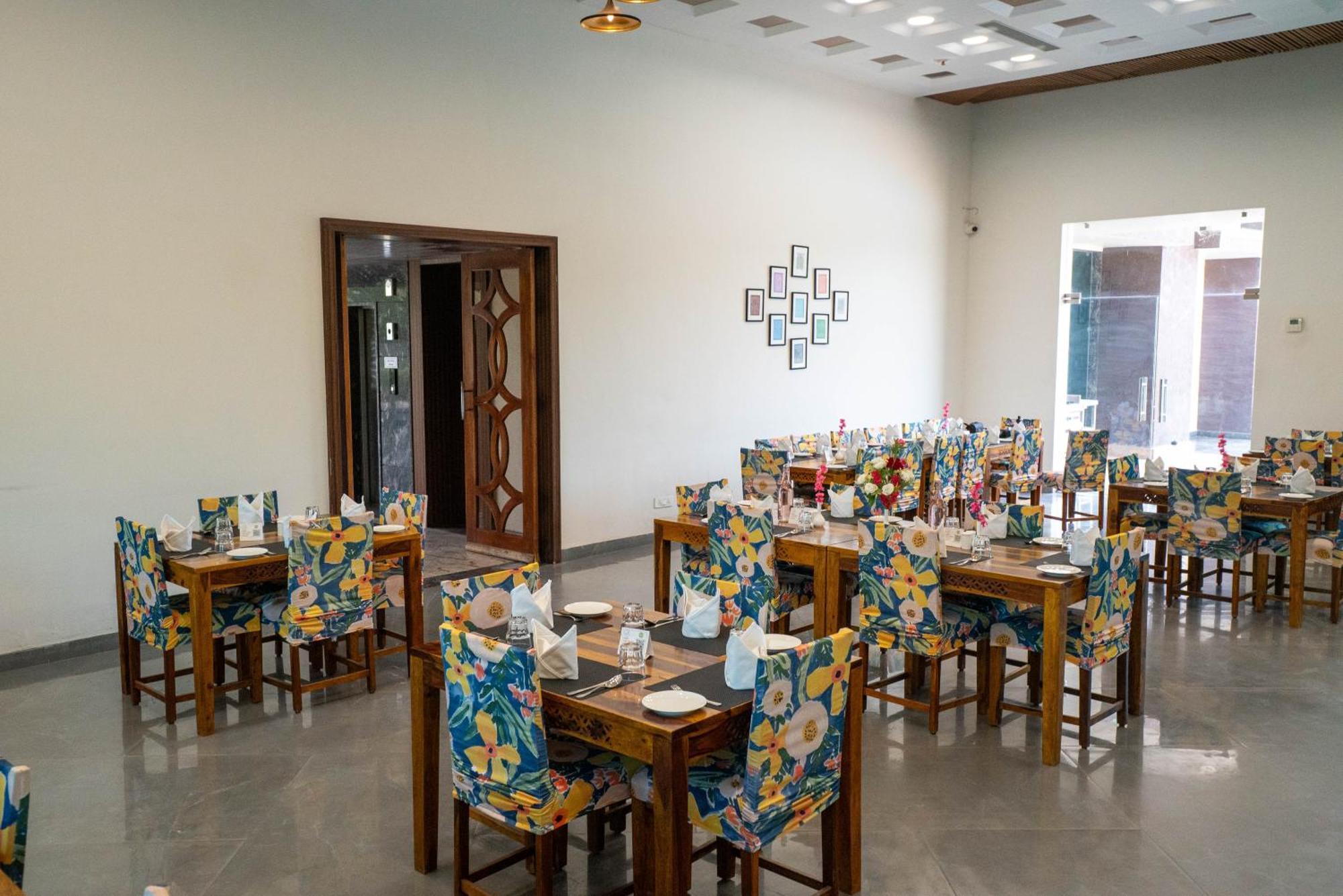 Mulberry Resort Pushkar Exterior foto