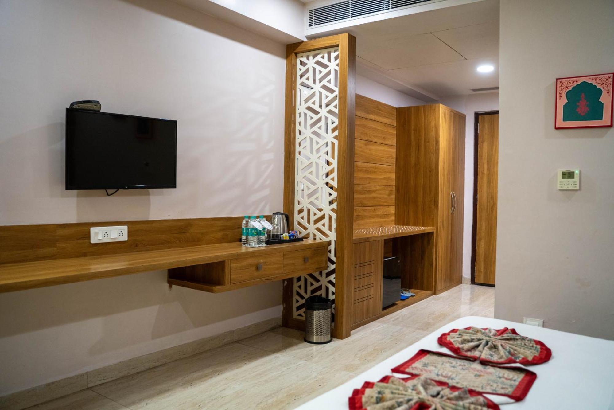 Mulberry Resort Pushkar Exterior foto